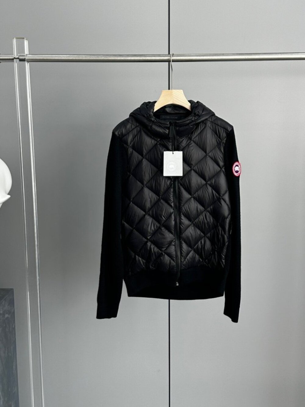 Canada Goose Hybridge Quilted Knit Hooded Jacket | Black Down Knit Hybrid Coat